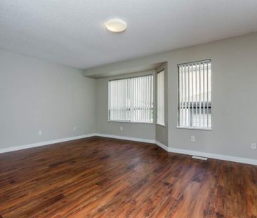 Crescentview Townhomes - Photo 3