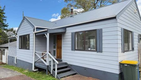 GREAT ONE LEVEL HOME - 3 BEDROOMS - Photo 2