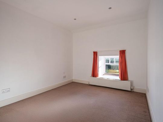 4 bedroom detached house to rent - Photo 1