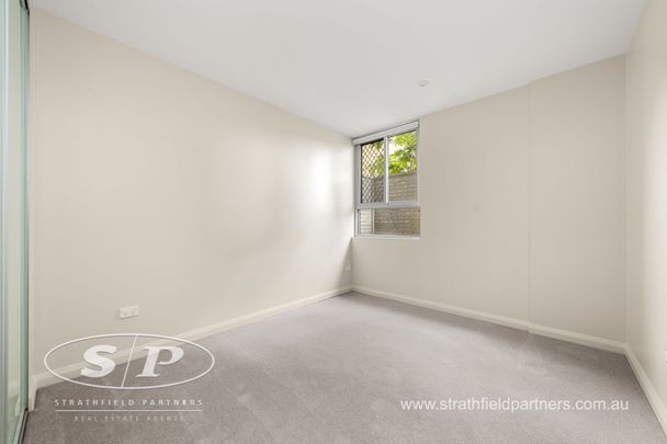Modern One-Bedroom Apartment in Prime Guildford Location - Photo 1