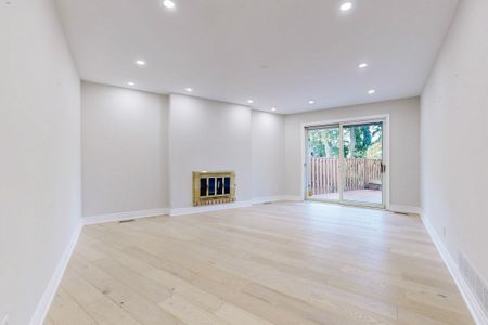 For Lease - 8 Elliotwood Court, Toronto, Ontario - Photo 2