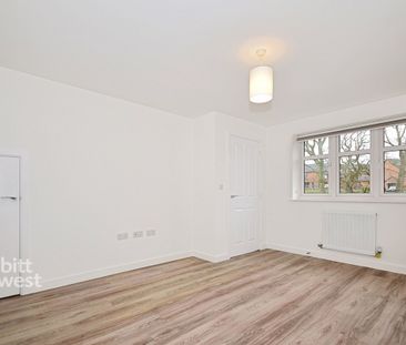 2 bedroom semi-detached house to rent - Photo 4