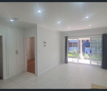 Charming granny flat in a quiet street, close to shops, cafes and t... - Photo 3