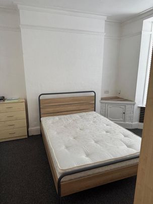 4 bedroom house to rent - Photo 1