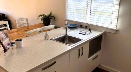 Pretty in Parkvale - FULLY FURNISHED - Photo 3