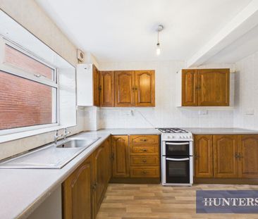 3 bedroom House To Let Total Size: 1099 SQ FT - Photo 4