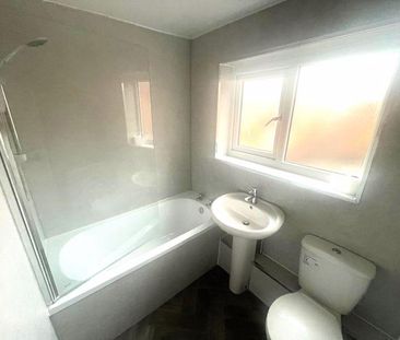 3 bedroom apartment to rent - Photo 3