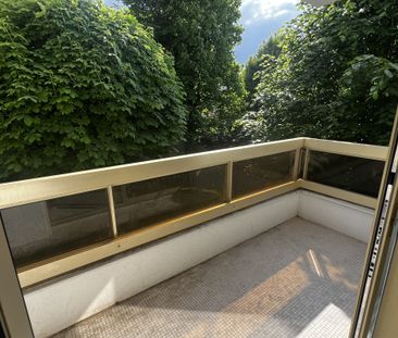 Location Appartement 2 pièces 45m² ST MAUR DES FOSSES 94100 - Photo 3