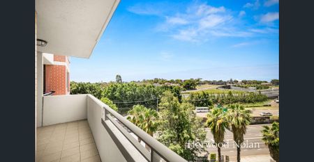 Oversized Two Bedroom Apartment Close To City Transport - Photo 4