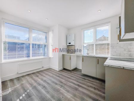 3 bedroom flat to rent - Photo 4