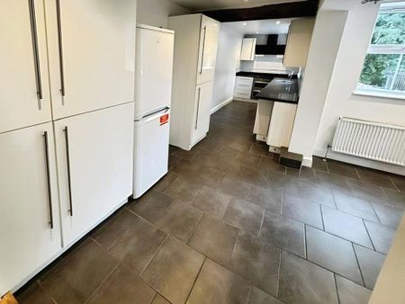 3 bedroom semi-detached house to rent - Photo 5