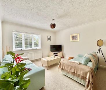 2 bedroom ground floor flat to rent - Photo 2