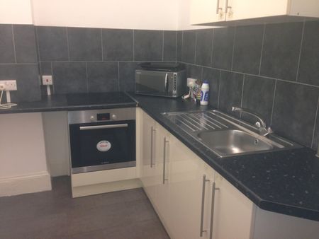 Bedsit, Sumatra Road, NW6 - Photo 4