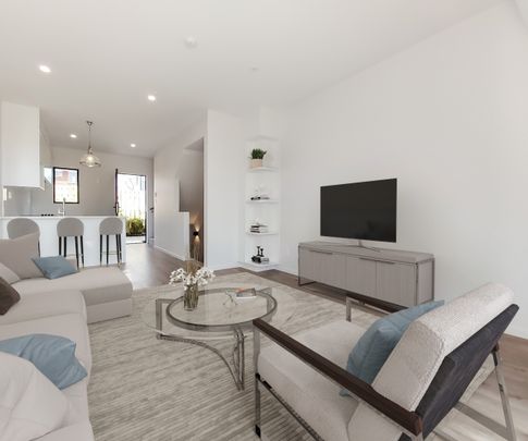 Townhouse Elevated Views! - Photo 1