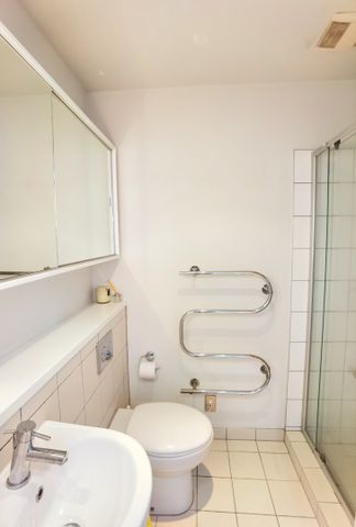 Location, location and location! - Photo 5