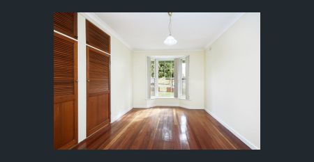 Large Single Level Double Brick Home with Swimming Pool - Photo 2