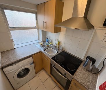 Studio Flat, Mitchell Road, N13 - Photo 4