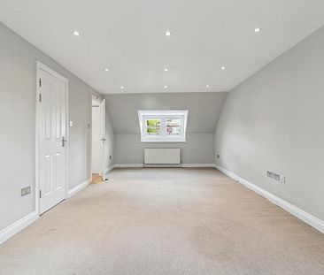 5 bedroom in London - Photo 1