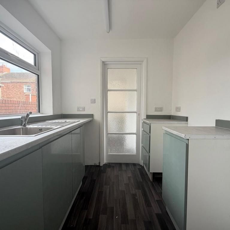 2 bedroom terraced house to rent - Photo 1