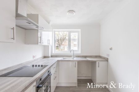 Cowslip Crescent, Lowestoft, NR33 - Photo 5