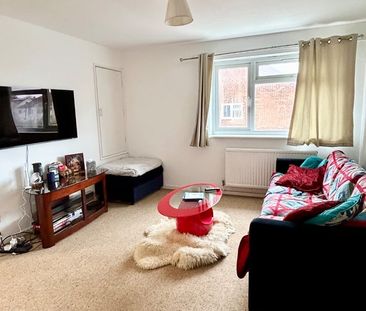 1 Bed Maisonette, Rankin Close, NW9 - Photo 2