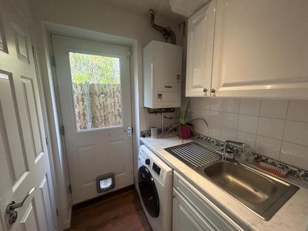 4 bedroom terraced house to rent - Photo 3