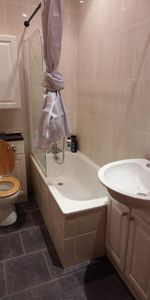 Room in a Shared House, Blenheim Avenue, IG2 - Photo 4