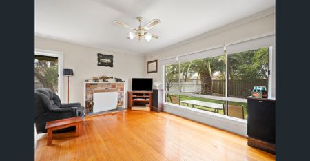 4 BEDROOM HOME NEXT TO GV HEALTH! - Photo 2