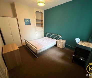 4 bedroom terraced house to rent - Photo 5