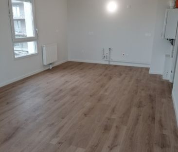 Location Appartement 3 pièces 61m² RONCQ 59223 - Photo 6