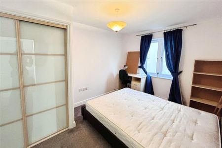 2 bedroom flat to rent - Photo 3