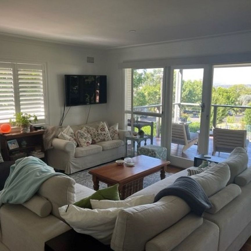 Stunning home in High East - Photo 1
