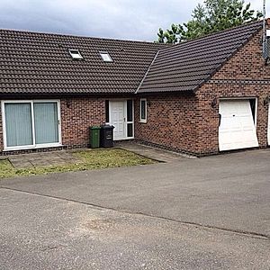 Rooms to rent in a X4 bedroom house, Ashton Under Lyme, SK15 1DU, £455.00 per person per room - Photo 3