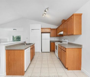 For Lease - 257 Dieppe Crescent, Kingsville, Ontario - Photo 1