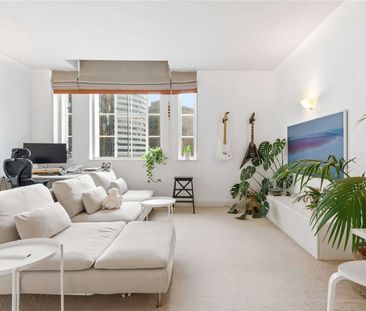 A modern 1 bedroom apartment situated near Waterloo Station with ac... - Photo 2