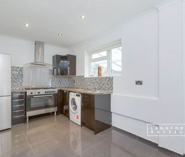 Semi-detached House to rent - Dorney Rise, Orpington, BR5 - Photo 2