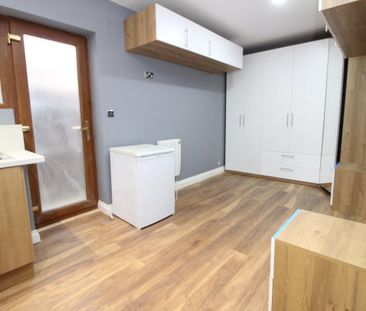 The Ridge, PURLEY - Photo 3