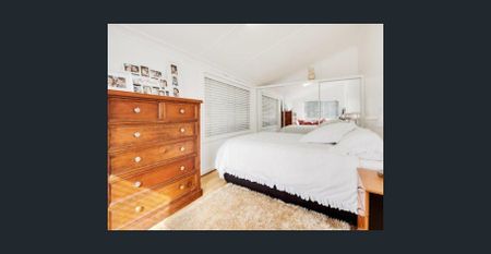 Luxurious Fully Furnished 4-Bedroom Home with swimming pool for Short-Term Lease - Photo 4