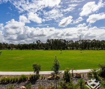 3 bedroom Townhouse in Sought After Estate - Photo 6