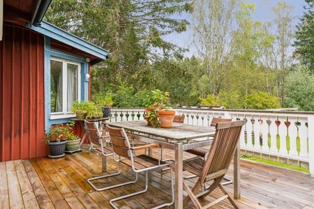 Mysig villa i vacker miljö i Gunnilse med stor tomt och två altaner! - Foto 4