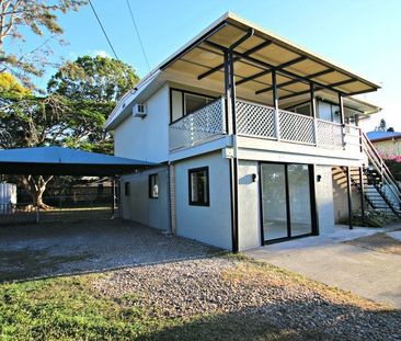 GREAT FAMILY HOME WITH DUAL LIVING POTENTIAL - Photo 3