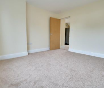 2 bedroom maisonette to rent - Photo 3