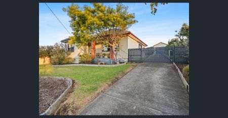 3 BEDROOM COASTAL CHARM - Photo 3