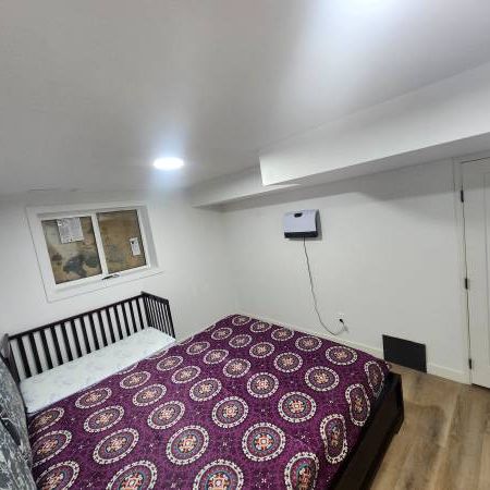 spacious 2 bedroom basement for rent - Photo 3