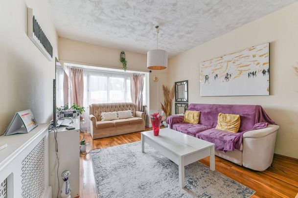 3 bedroom flat to rent - Photo 1