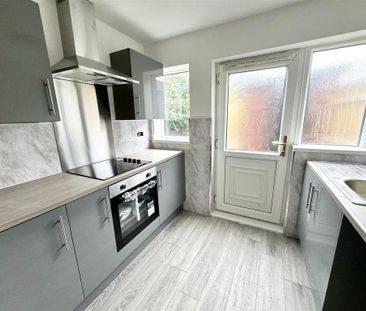 3 bedroom end of terrace house to rent - Photo 6