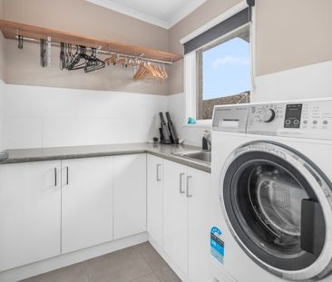 Spacious & Secure Family Home in Wendouree - Photo 1