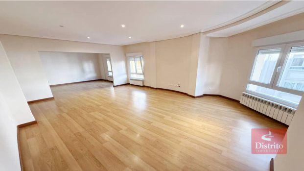 Piso de alquiler en Santander - Emilio Pino, Centro - Ayuntamiento - Foto 1