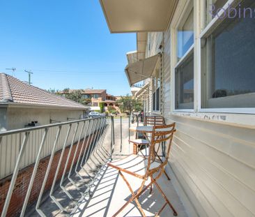 Well presented unit close to the beach and local shopping precinct. - Photo 4