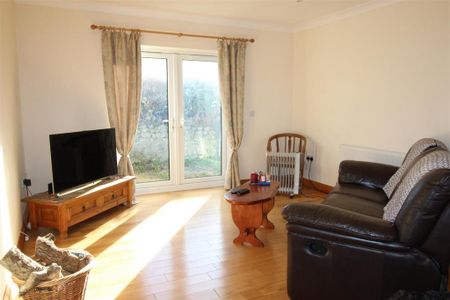 2 bedroom semi-detached house to rent - Photo 2